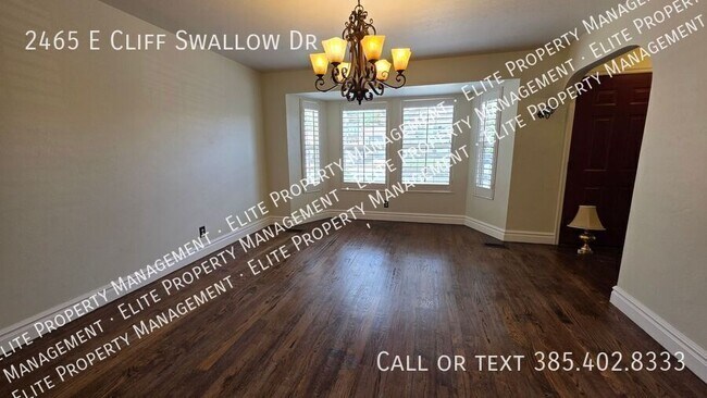 2465 Cliff Swallow Dr in Sandy, UT - Building Photo - Building Photo