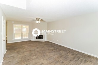 3809 Sundale Way W in Memphis, TN - Building Photo - Building Photo