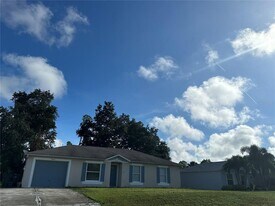 3942 Oconto Ave in North Port, FL - Building Photo