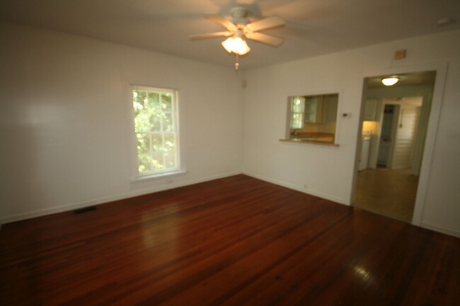 906 Orient St in Durham, NC - Building Photo - Building Photo