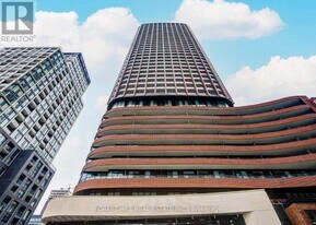 180 Front St E in Toronto, ON - Building Photo