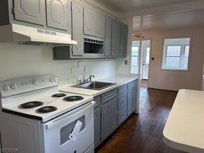 19 Windemere Ave in Mount Arlington, NJ - Building Photo - Building Photo