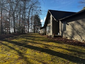 175 Cathey Rd in Candler, NC - Foto de edificio - Building Photo