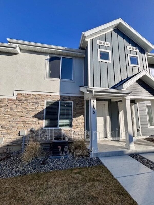 3898 Bowie Dr in Magna, UT - Building Photo - Building Photo