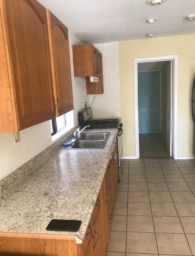 106 E Vaughn Ave in Gilbert, AZ - Building Photo - Building Photo