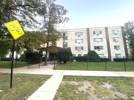 1415 W Pratt Blvd in Chicago, IL - Building Photo