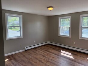 352 Main St in Tewksbury, MA - Building Photo - Building Photo