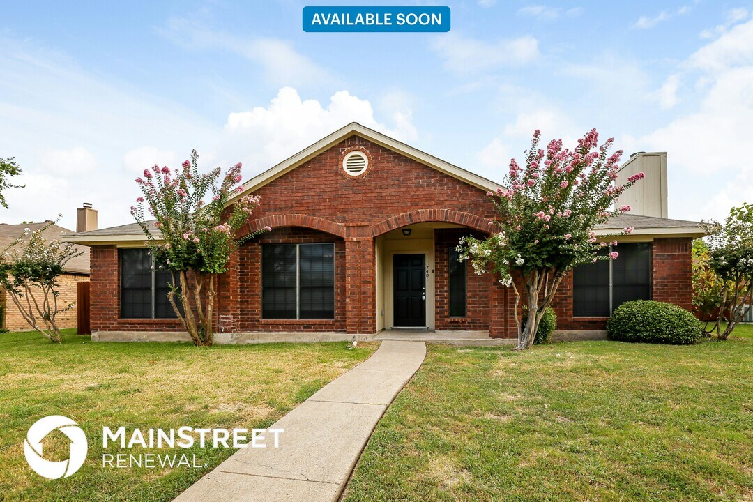7401 Aberdeen Dr in Rowlett, TX - Building Photo