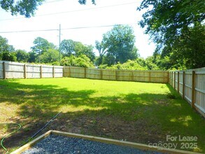 2233 Highland St in Charlotte, NC - Building Photo - Building Photo