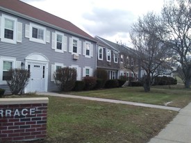 MacArthur Terrace Apartments