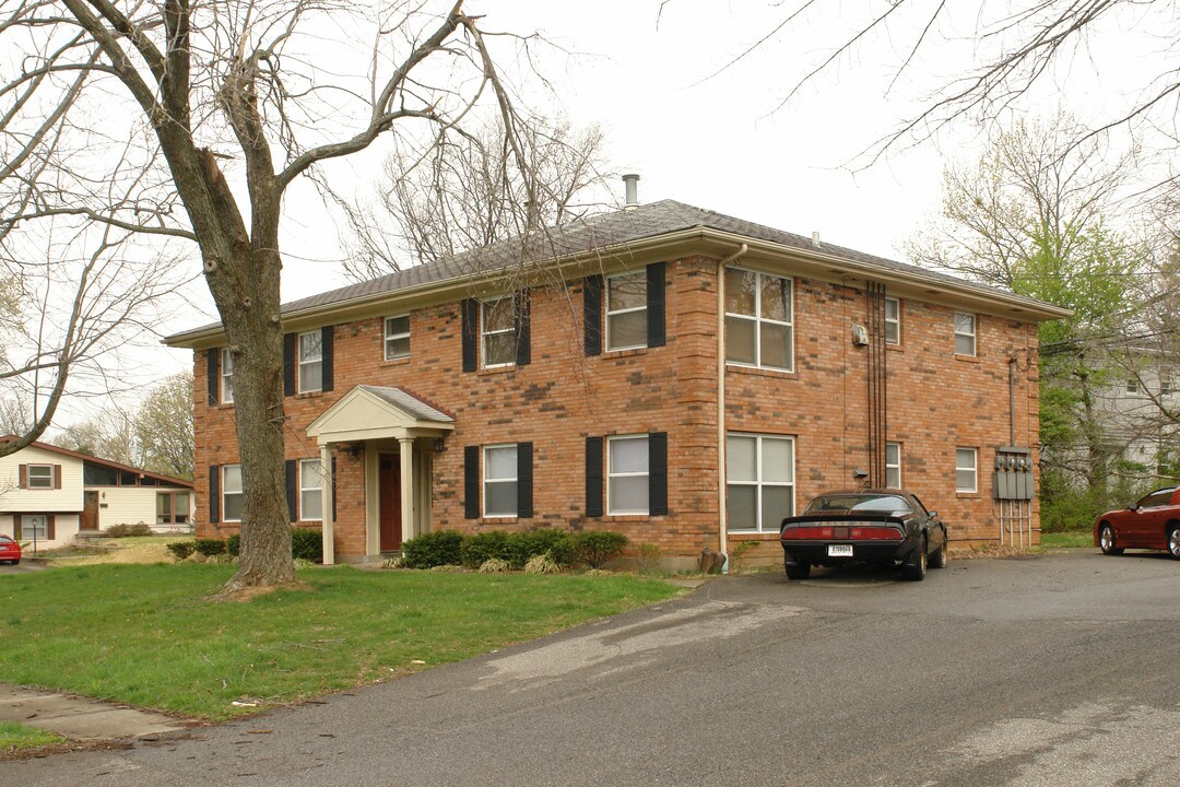 8715 Bayberry Pl in Louisville, KY - Building Photo