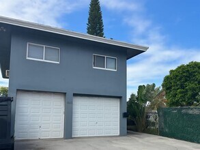 530 NE 34th Ct in Oakland Park, FL - Building Photo - Building Photo