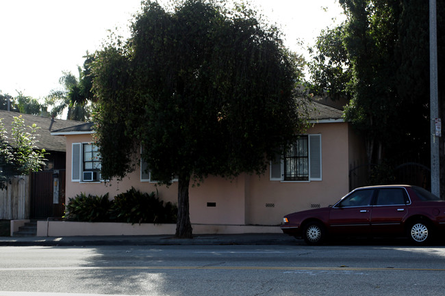 4130 E 7th St in Long Beach, CA - Foto de edificio - Building Photo