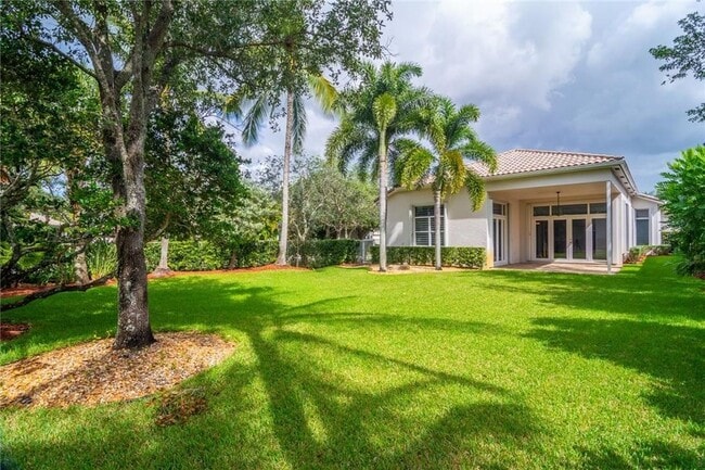 property at 2519 Bay Pointe Ct