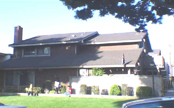 5242 Hayter Ave in Lakewood, CA - Building Photo