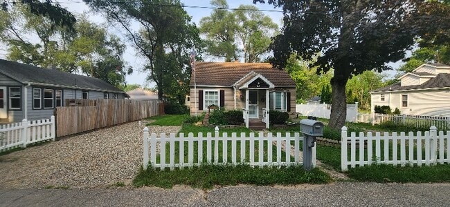 property at 2236 Regent St