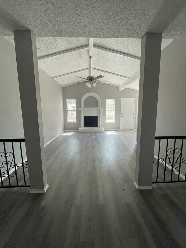 1728 Victor Lopez Dr in El Paso, TX - Building Photo - Building Photo
