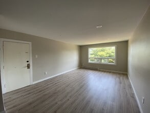 200 Spruce St in Moncton, NB - Building Photo - Building Photo