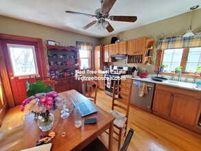 121 Lowell St, Unit 2 in Somerville, MA - Building Photo - Building Photo