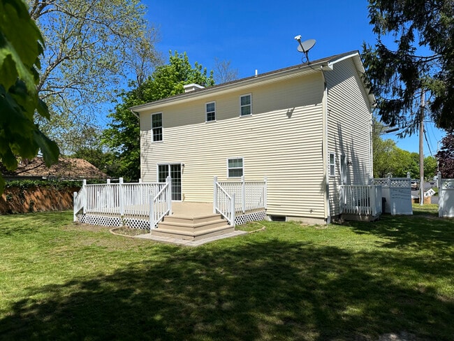 536 Hampton Ave in Bellport, NY - Building Photo - Building Photo
