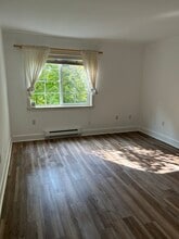 755 5th Ave NW, Unit C203 in Issaquah, WA - Foto de edificio - Building Photo