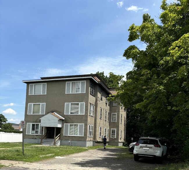 124 Prospect Ave, Unit #5 in Binghamton, NY - Foto de edificio - Building Photo