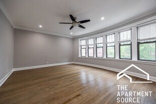 2238 N Sawyer Ave in Chicago, IL - Building Photo