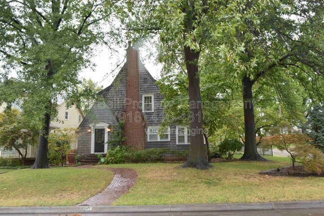 property at 255 E 27th Pl
