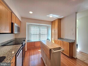 5939 Heatherwood Ct in Alexandria, VA - Building Photo - Building Photo