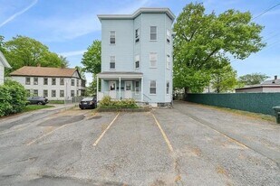 7 Cross St, Unit Apt1 in Leominster, MA - Building Photo