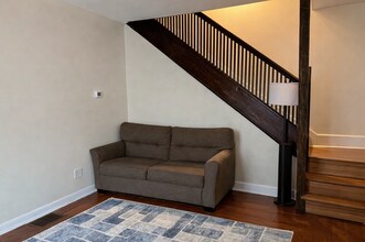 409 S Aurora St in Ithaca, NY - Building Photo - Building Photo