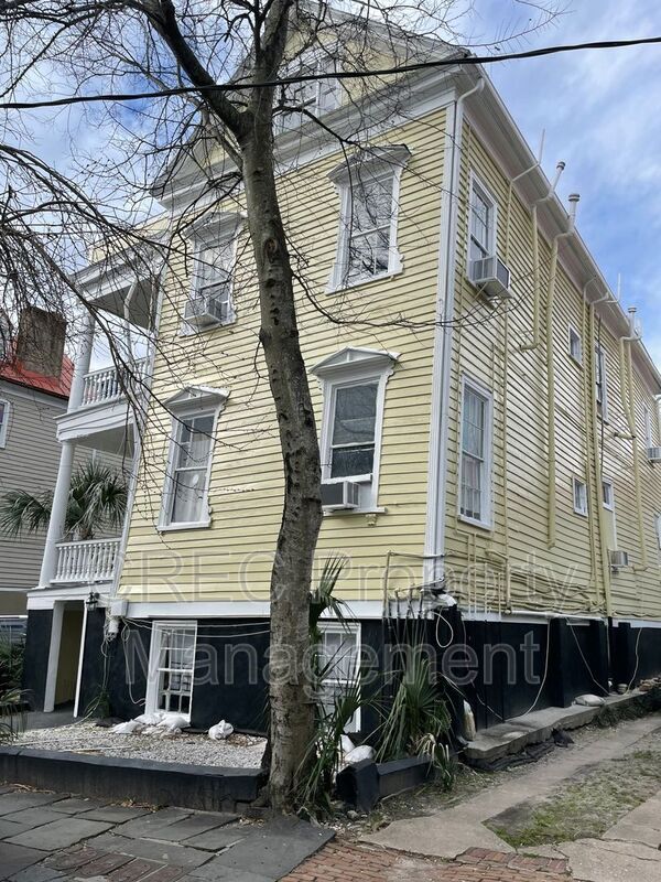 121 Smith St in Charleston, SC - Building Photo - Building Photo