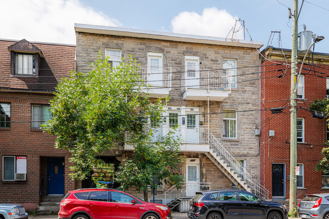 280 Bourget Rue in Montréal, QC - Building Photo