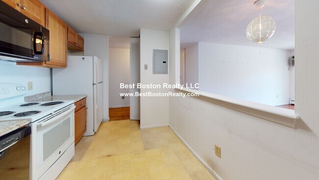 435 Shirley St, Unit 37 in Winthrop, MA - Building Photo - Building Photo