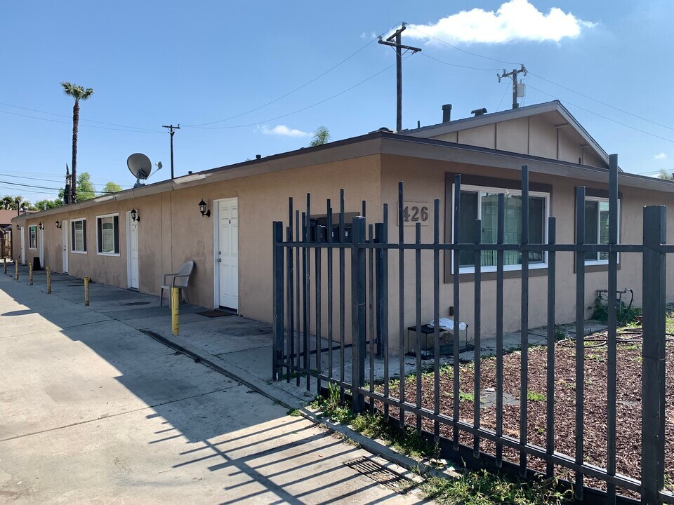 426 N Parkside Dr in Ontario, CA - Building Photo