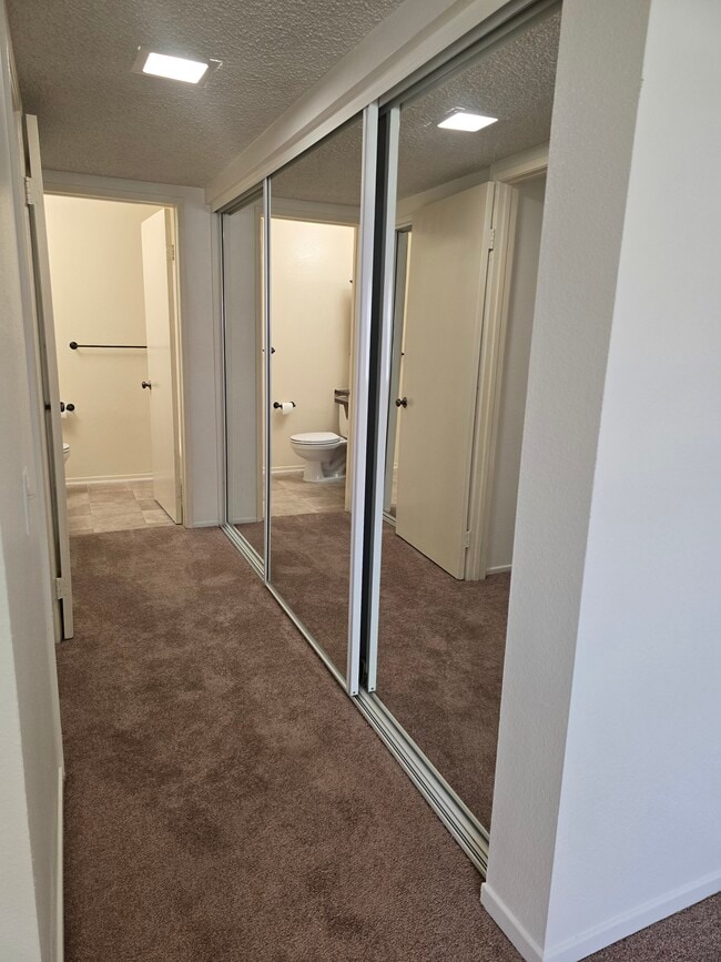 24518 Nicklaus Dr, Unit O16 in Santa Clarita, CA - Foto de edificio - Building Photo