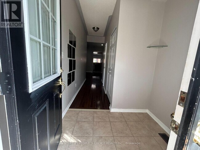 80 Gulfbrook Cir in Brampton, ON - Building Photo - Building Photo