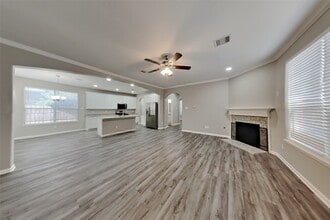 17262 Lafayette Hollow Ln in Humble, TX - Foto de edificio - Building Photo