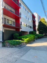 Bellevue Place Apartments in Seattle, WA - Building Photo - Building Photo