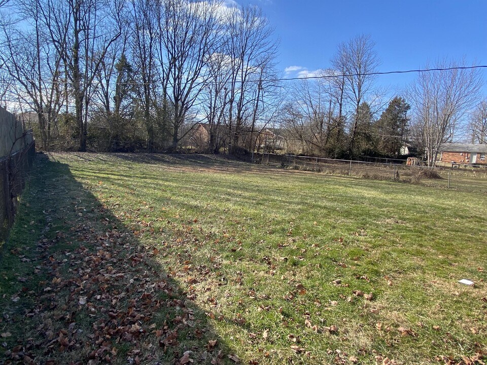 142 Airview Dr in Elizabethtown, KY - Building Photo