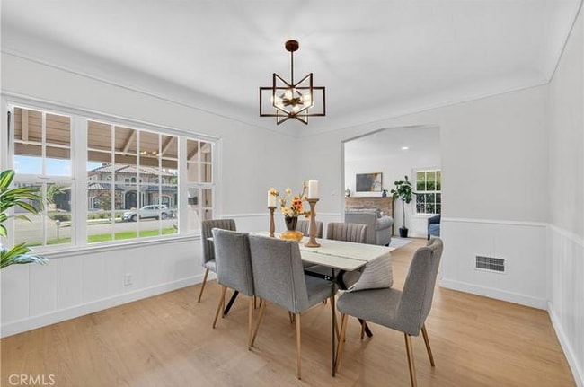 property at 537 W Camino Real Ave