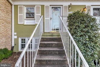 14431 St Germain Dr in Centreville, VA - Building Photo - Building Photo