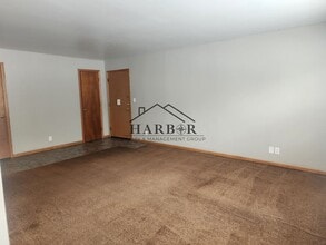 202 11th Ave NW in Austin, MN - Building Photo - Building Photo