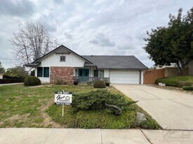 1410 Kenora St in Escondido, CA - Building Photo
