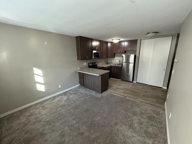 410 6th St SE in Minneapolis, MN - Building Photo - Building Photo