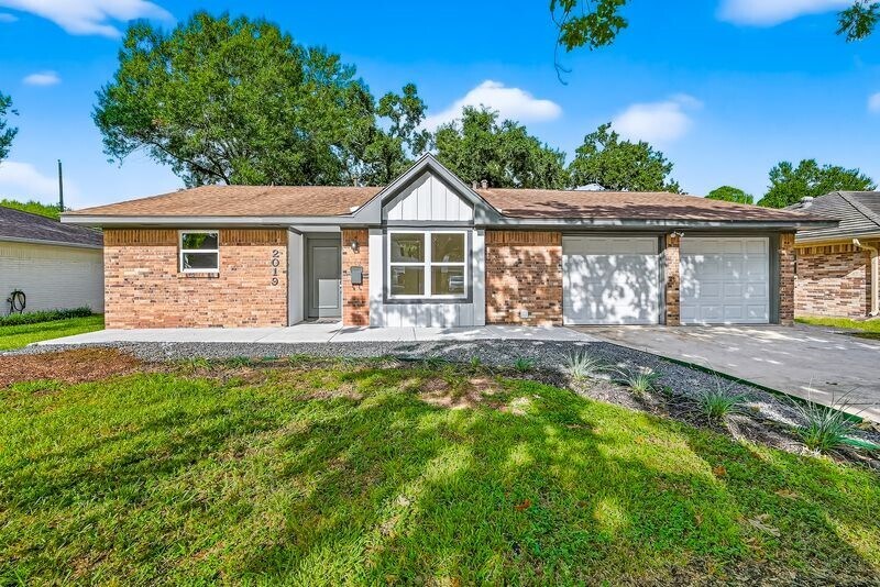 2019 Spillers Ln in Houston, TX - Building Photo