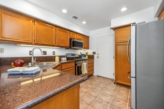 12825 Ternberry Ct, Unit 12825 in Tustin, CA - Building Photo - Building Photo
