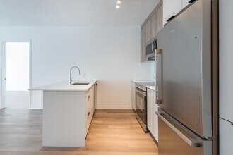 814-82e 2e Avenue in Montréal, QC - Building Photo - Building Photo