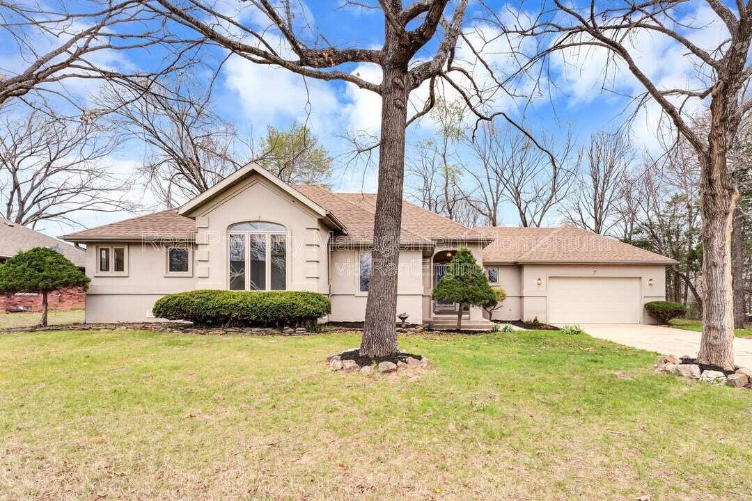 271 Loganberry Rd in Branson, MO - Building Photo