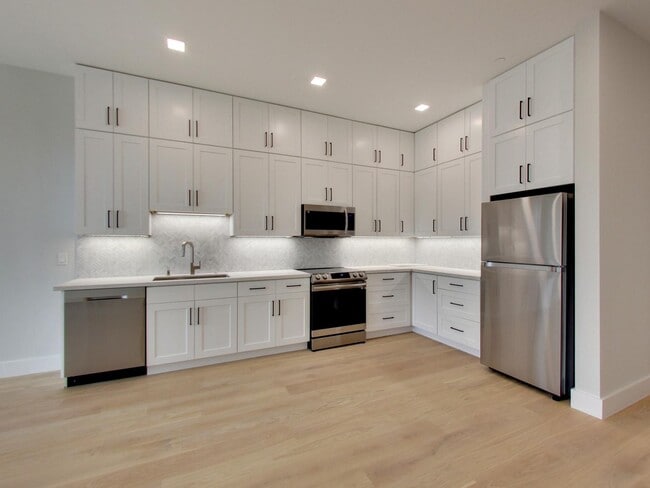 635 Fulton St in San Francisco, CA - Building Photo - Building Photo